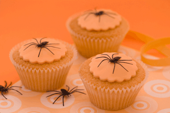 Halloween Cupcakes with Spiders Halloween Cupcakes with Spiders